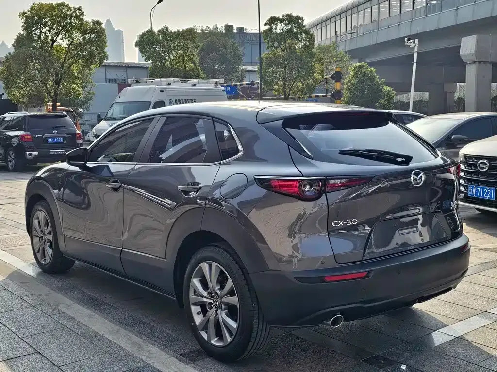 Mazda CX-30 — фото 10