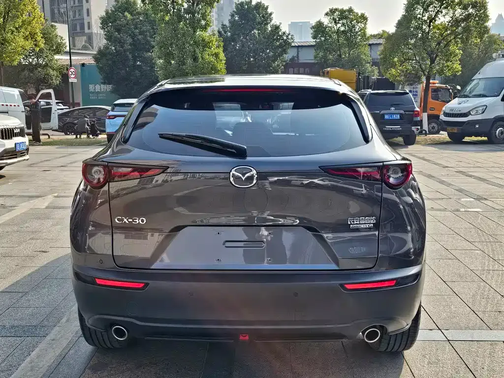 Mazda CX-30 — фото 8