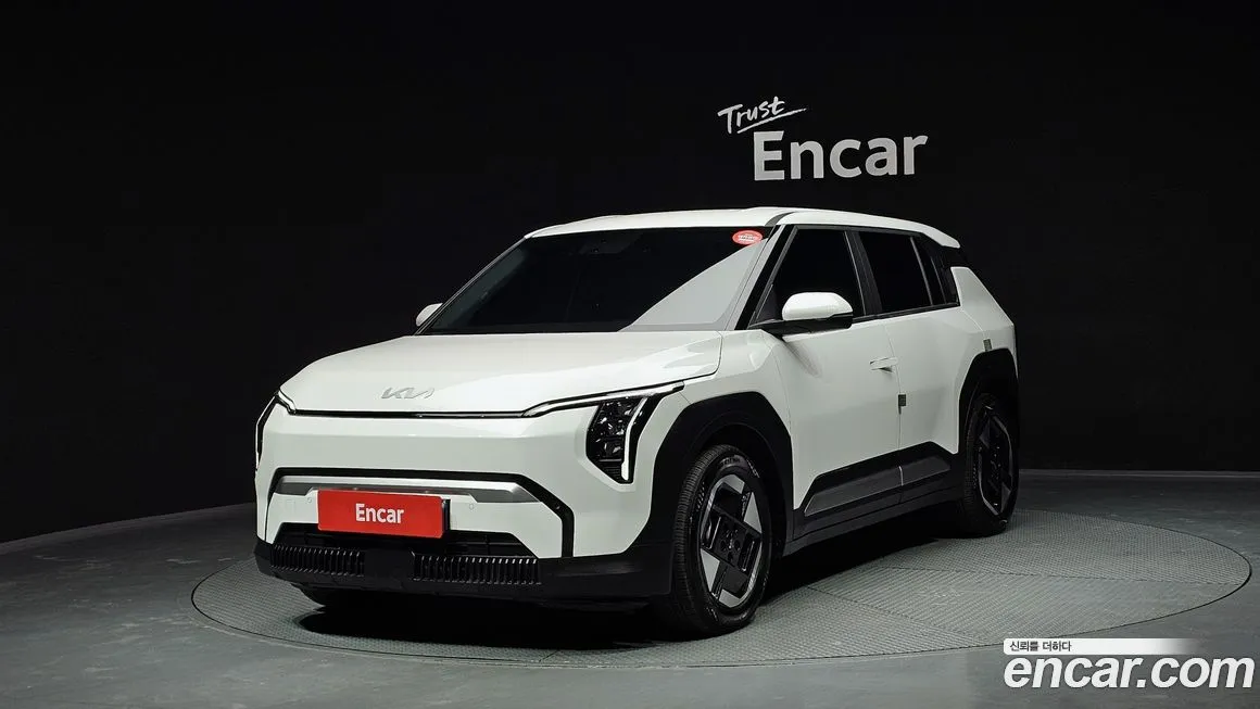 Kia EV3 — фото 1