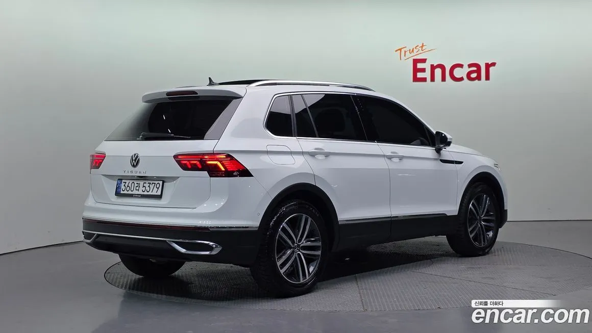 Volkswagen Tiguan — фото 2