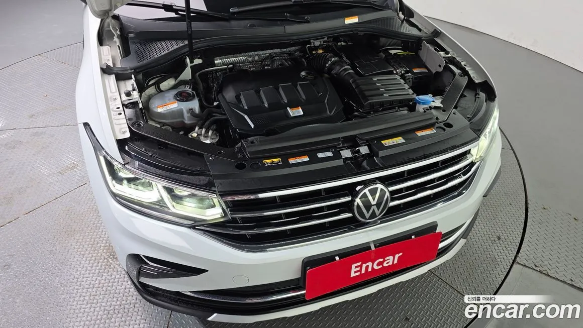 Volkswagen Tiguan — фото 10