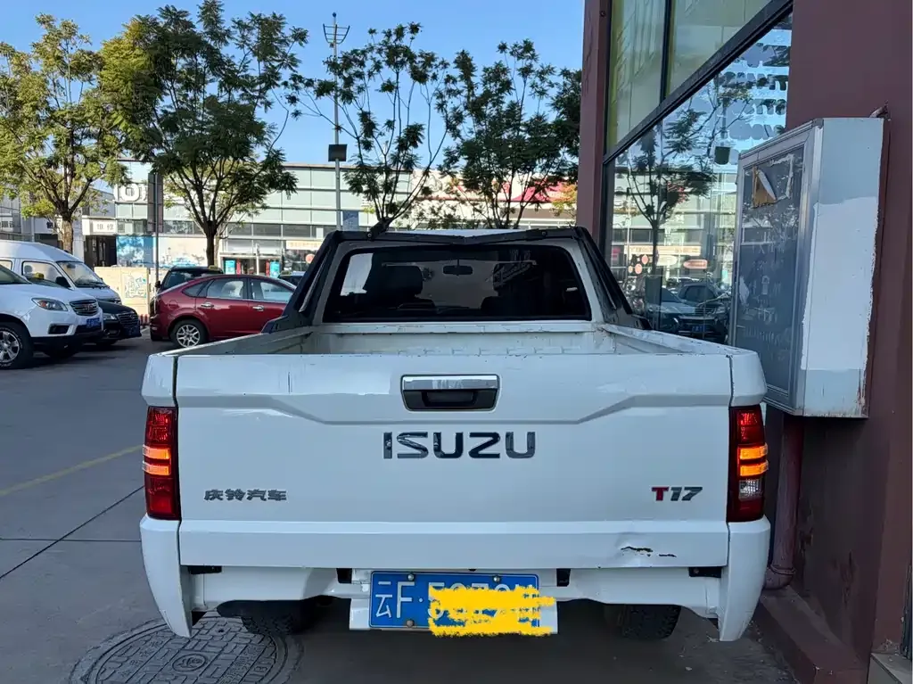 Isuzu T17 — фото 7