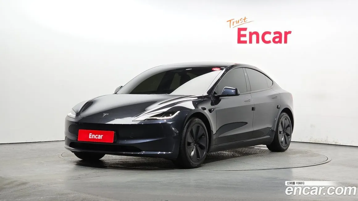 Tesla Model 3 — фото 1