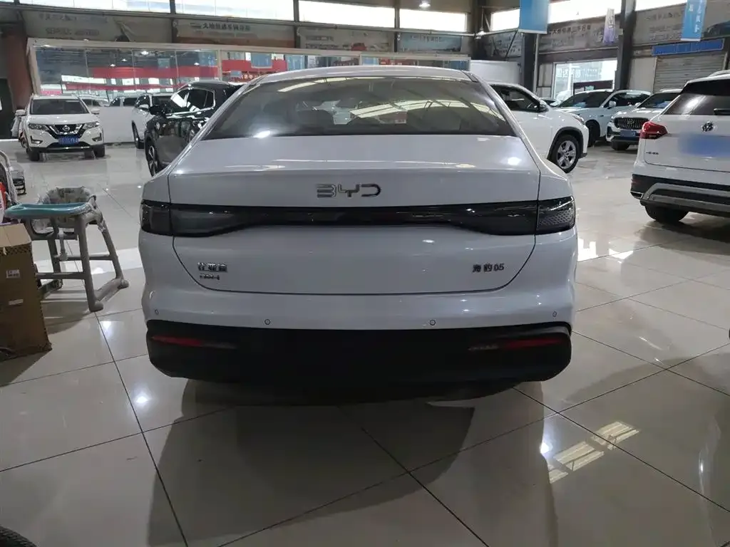 BYD Seal 05 DM-i — фото 6