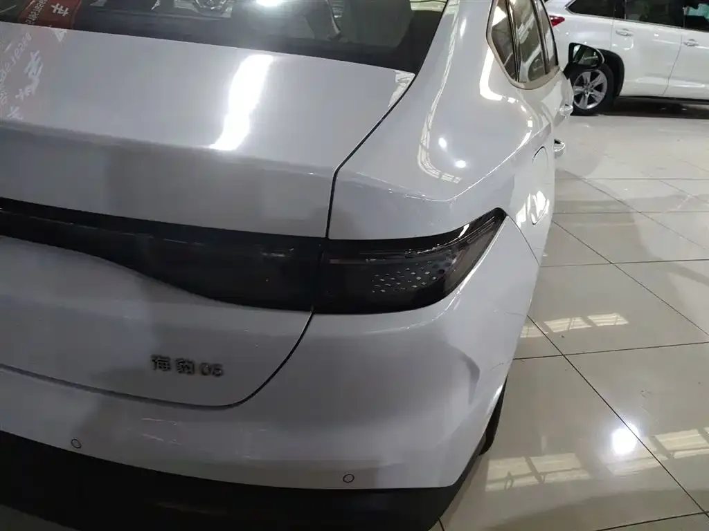 BYD Seal 05 DM-i — фото 8