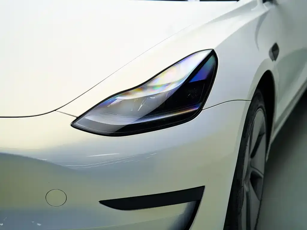 Tesla Model 3 — фото 10