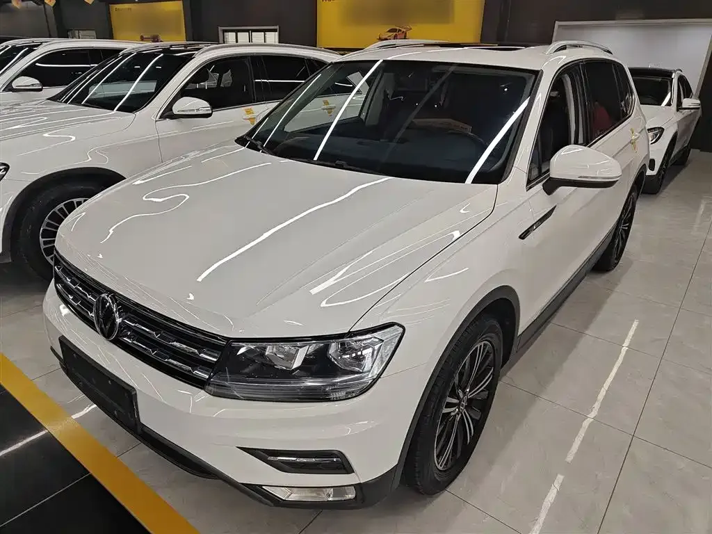 Volkswagen Tiguan L — фото 4