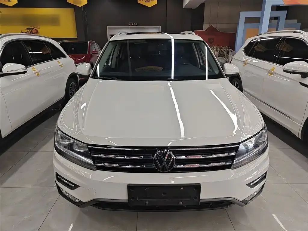 Volkswagen Tiguan L — фото 3