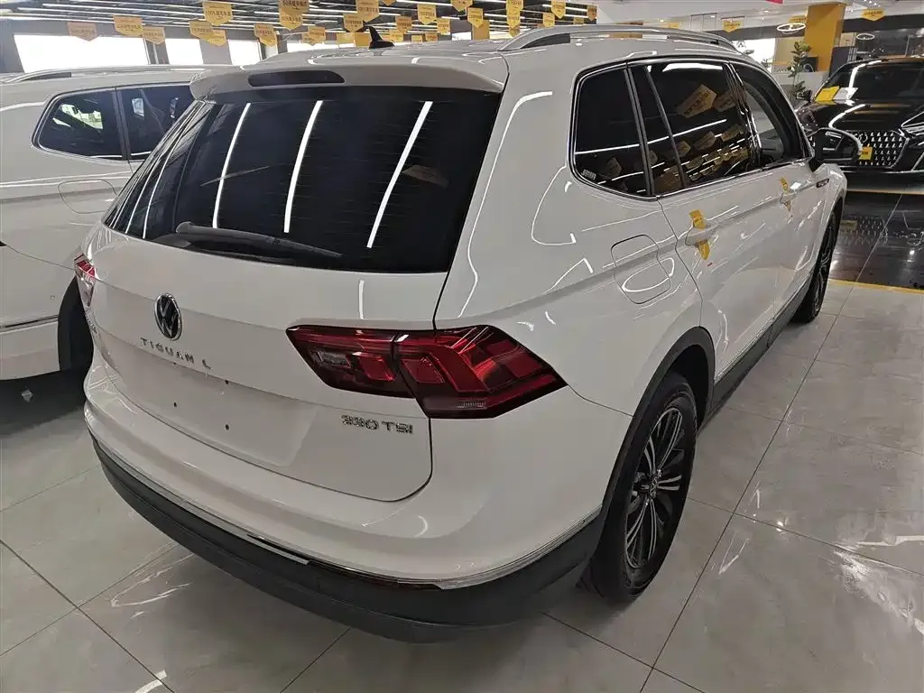 Volkswagen Tiguan L — фото 6