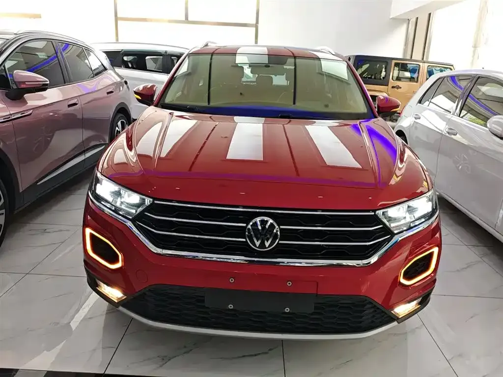 Volkswagen T-Roc — фото 9