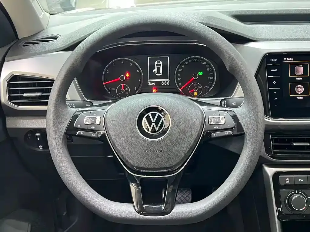 Volkswagen T-Cross — фото 10
