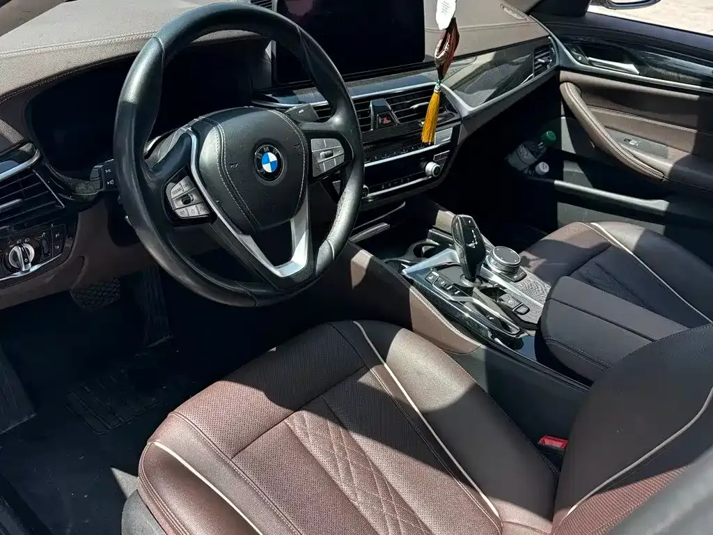 BMW 5 Series — фото 4