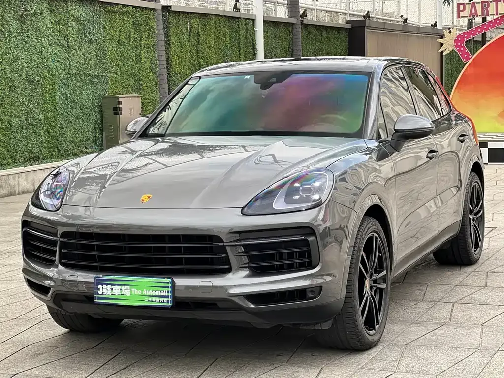 Porsche Cayenne — фото 1