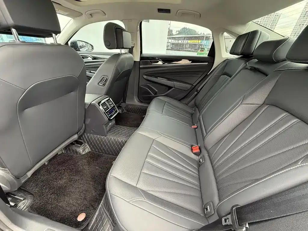 Volkswagen Passat — фото 2