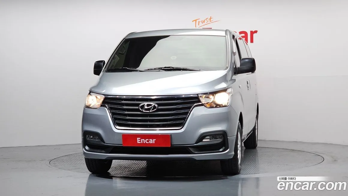 Hyundai Starex — фото 6