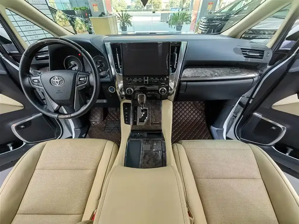 Toyota Vellfire — фото 10