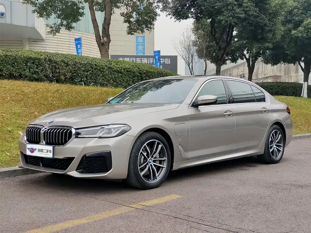 BMW 5 Series New Energy — фото 1