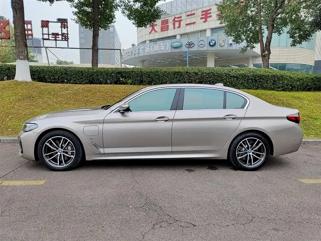 BMW 5 Series New Energy — фото 10