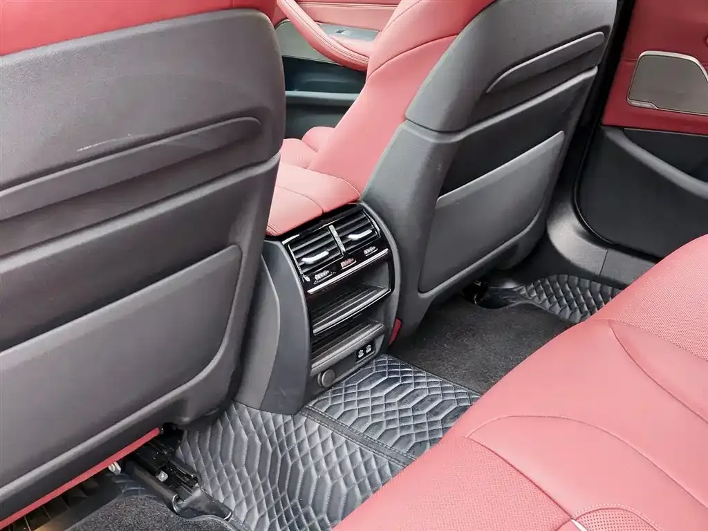 BMW 5 Series New Energy — фото 3