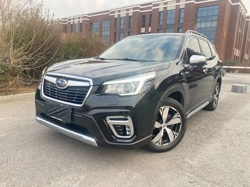 Subaru Forester — фото 1