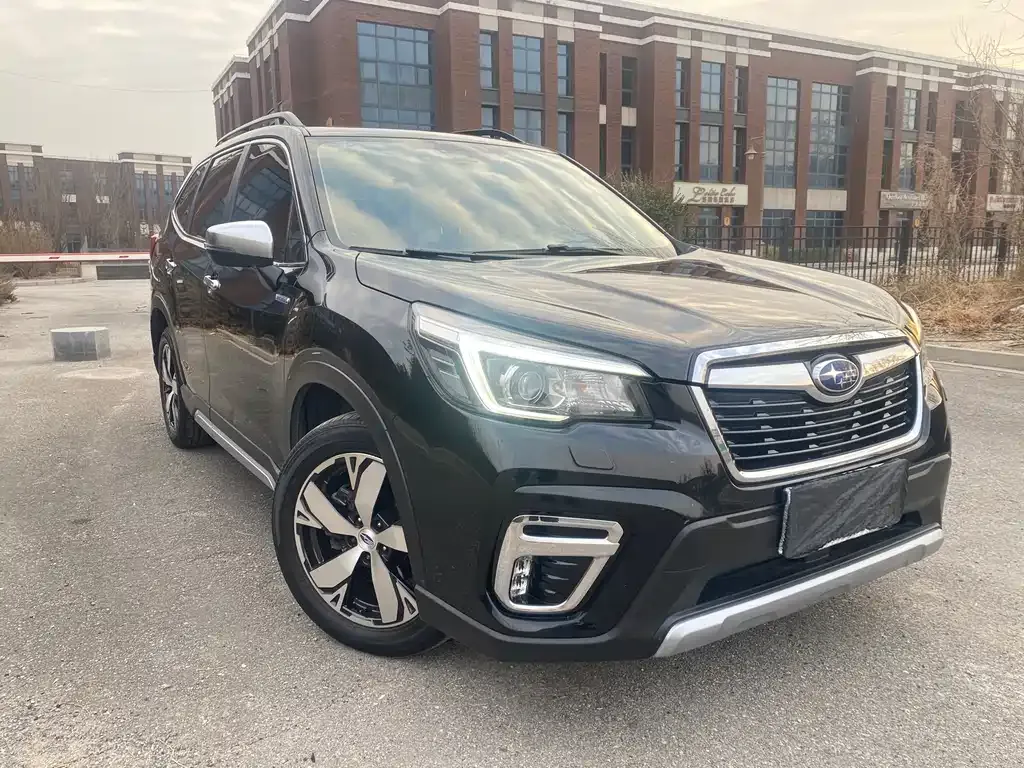 Subaru Forester — фото 4