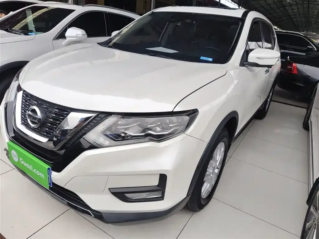 Nissan X-Trail — фото 1