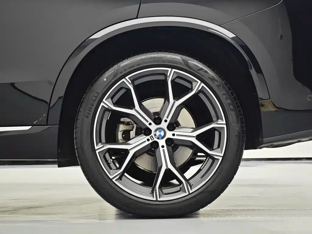 BMW X5 — фото 10