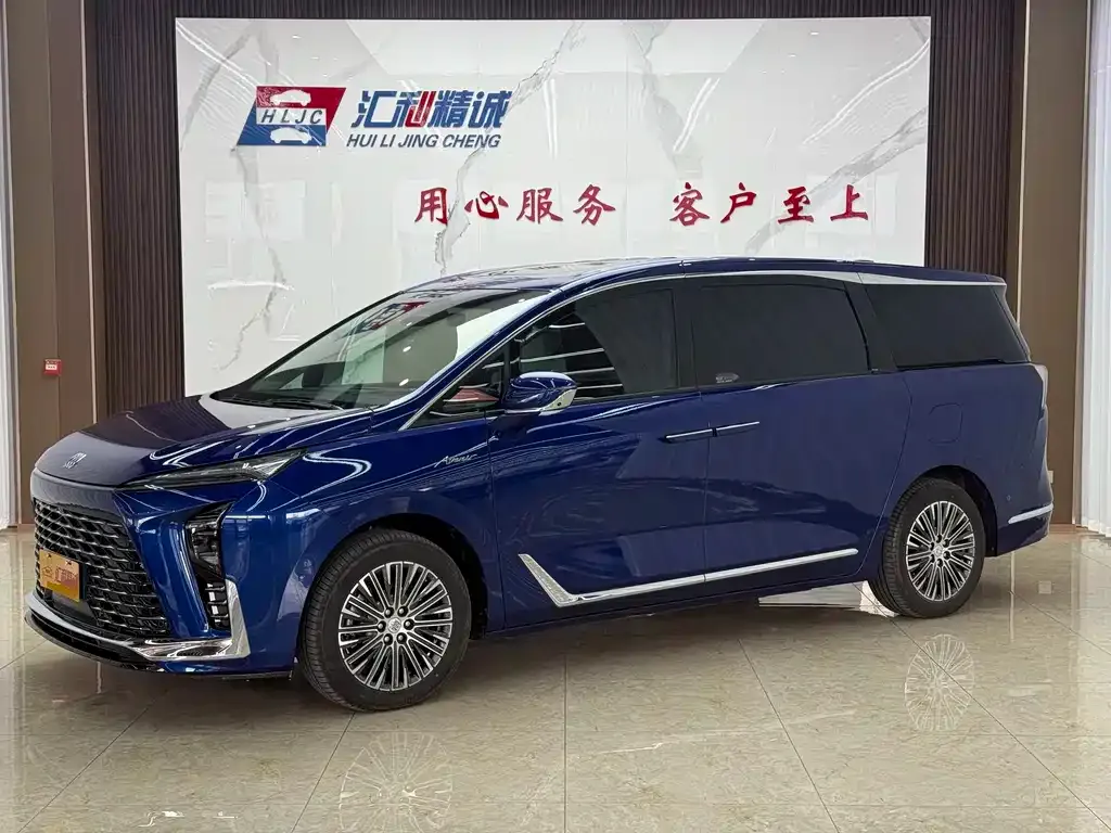 Buick GL8 Hybrid — фото 1
