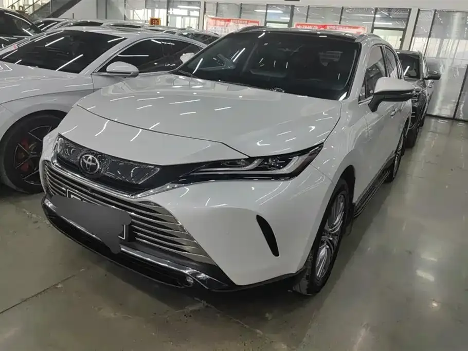 Toyota Harrier — фото 1