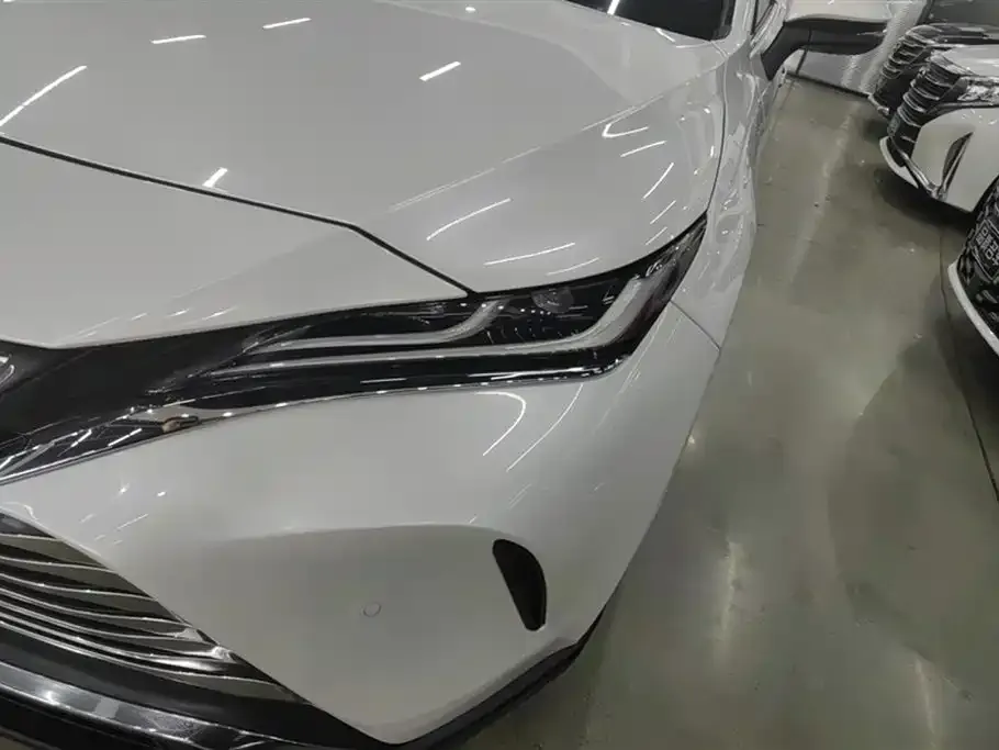 Toyota Harrier — фото 2