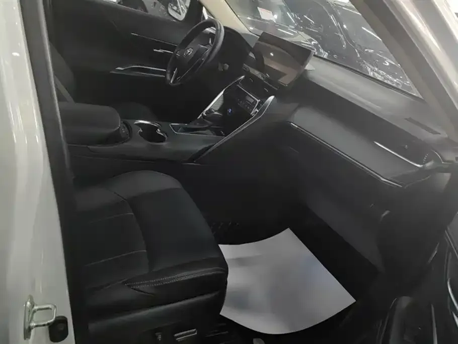 Toyota Harrier — фото 8