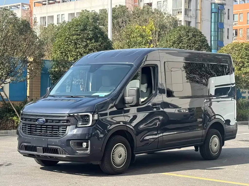 Ford Transit T8 — фото 1