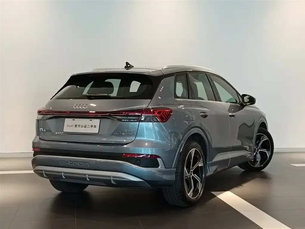 Audi Q4 e-tron — фото 4