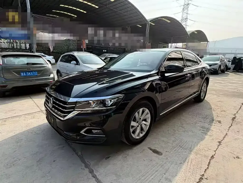 Volkswagen Passat — фото 1