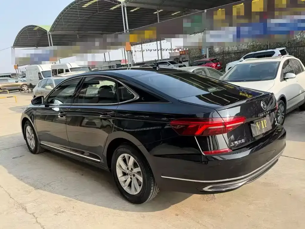 Volkswagen Passat — фото 8