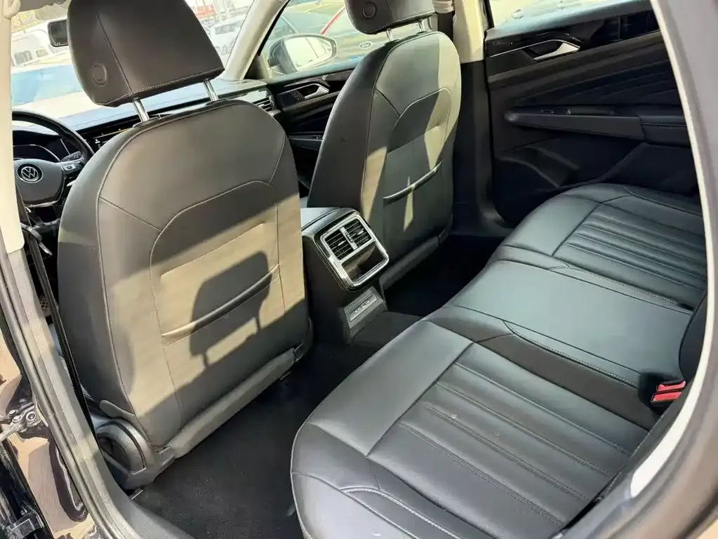 Volkswagen Passat — фото 5