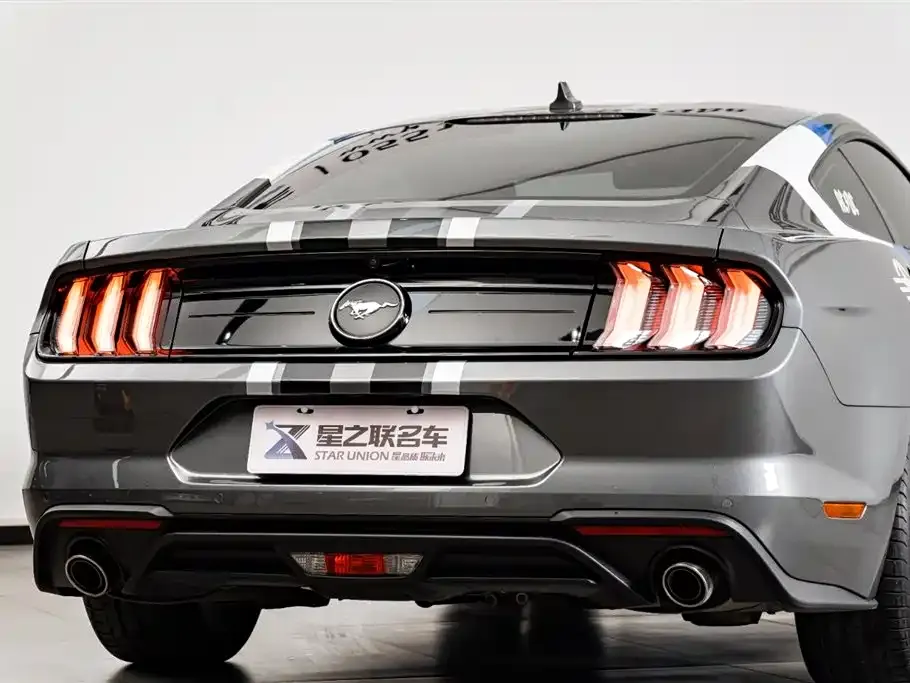 Ford Mustang — фото 2