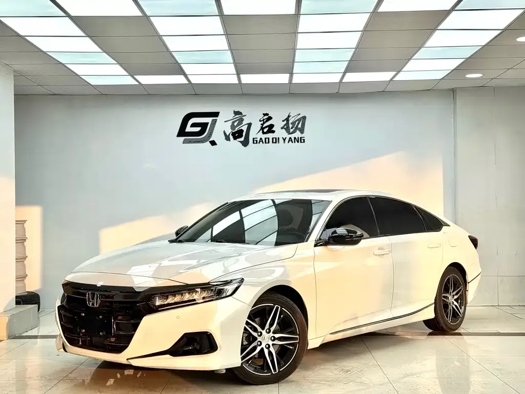Honda Accord — фото 1