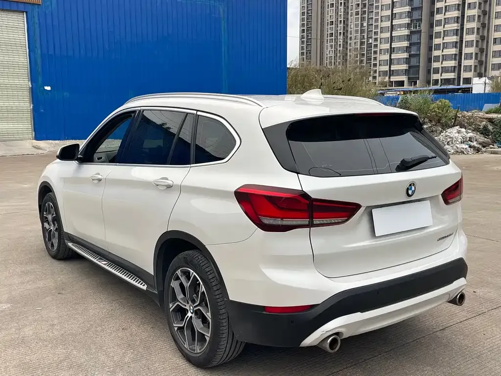BMW X1 — фото 5