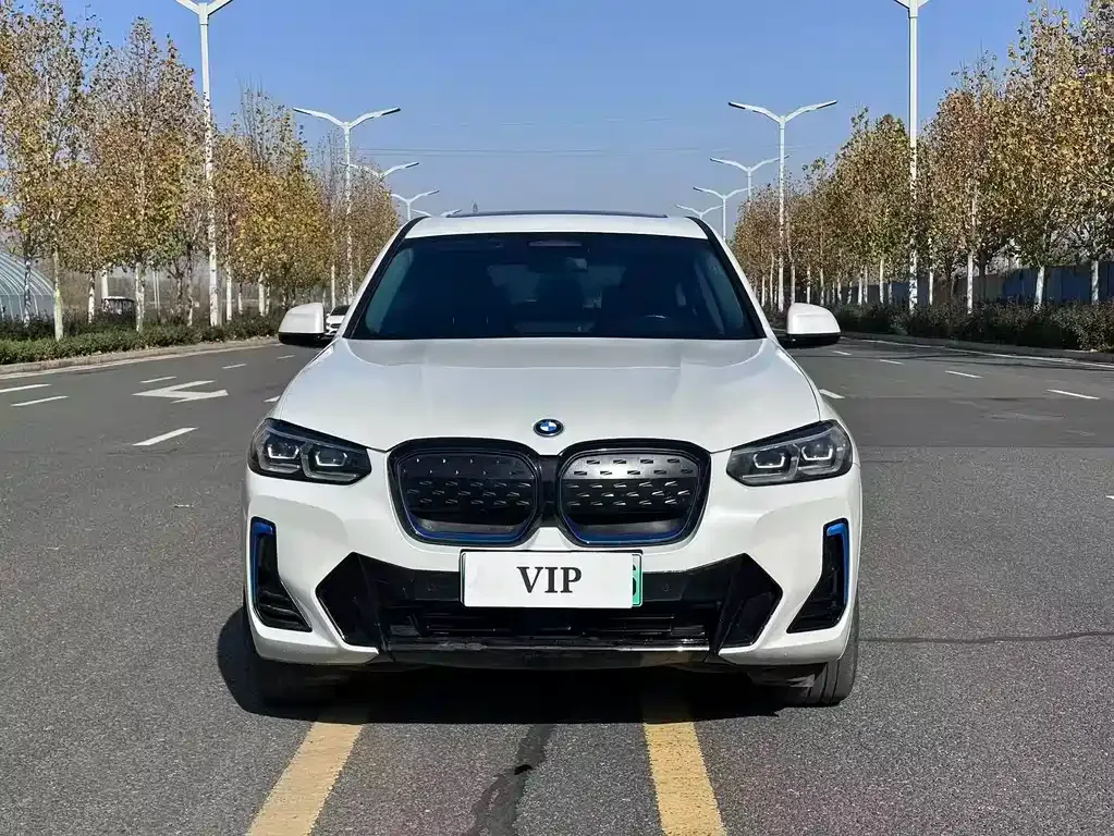 BMW iX3 — фото 2