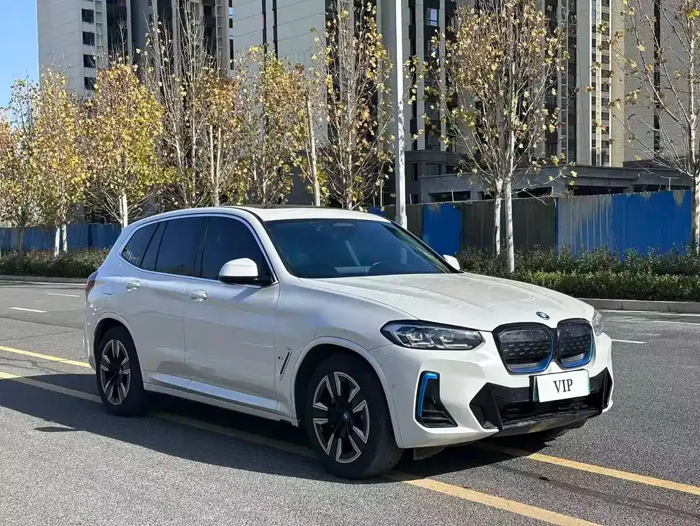 BMW iX3 — фото 3