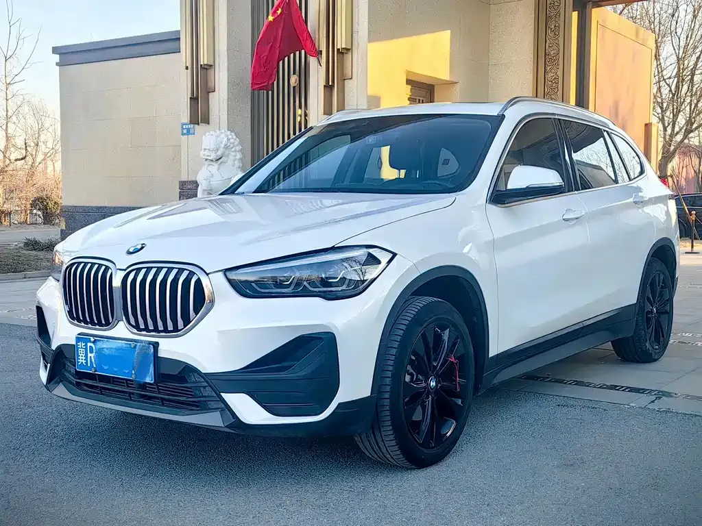 BMW X1 — фото 8