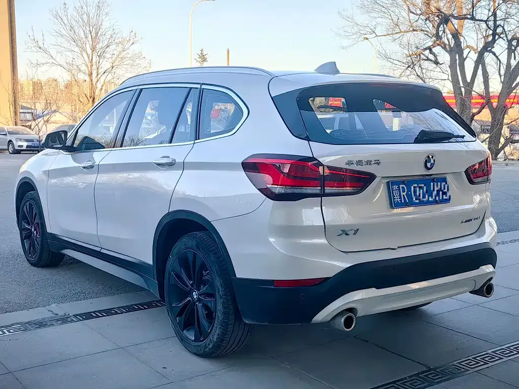 BMW X1 — фото 5