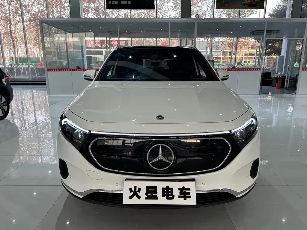 Mercedes-Benz EQA — фото 1