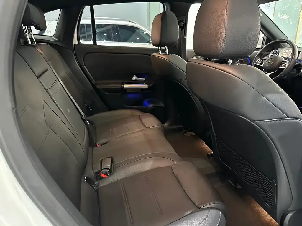 Mercedes-Benz EQA — фото 10