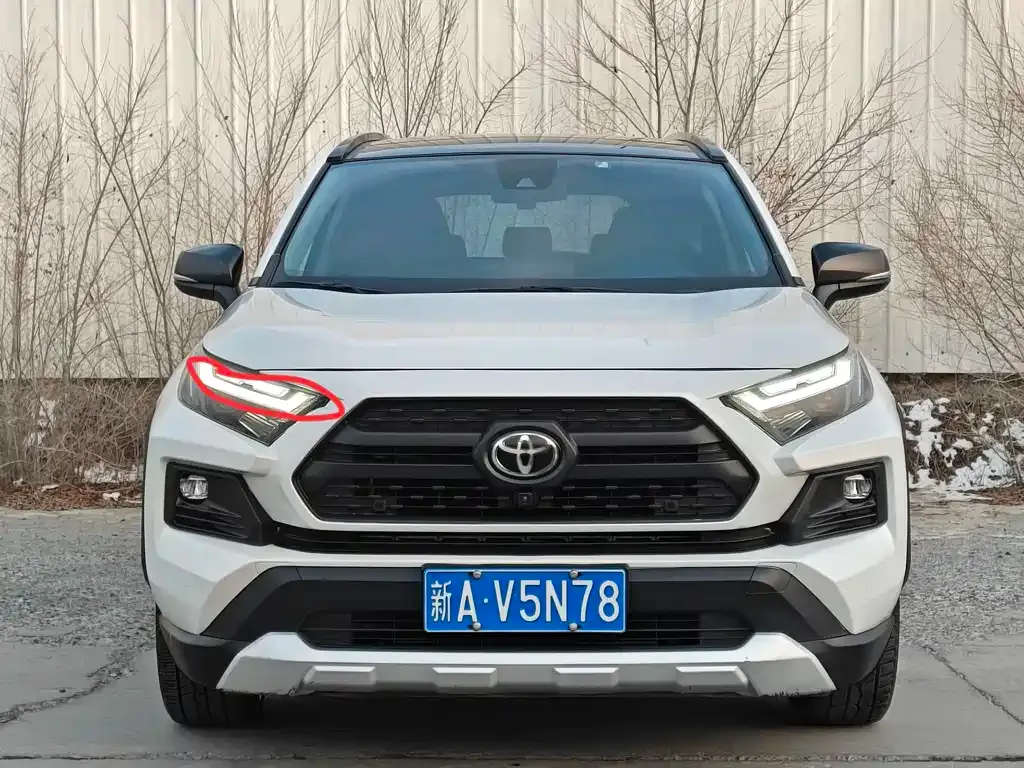 Toyota RAV4 — фото 2