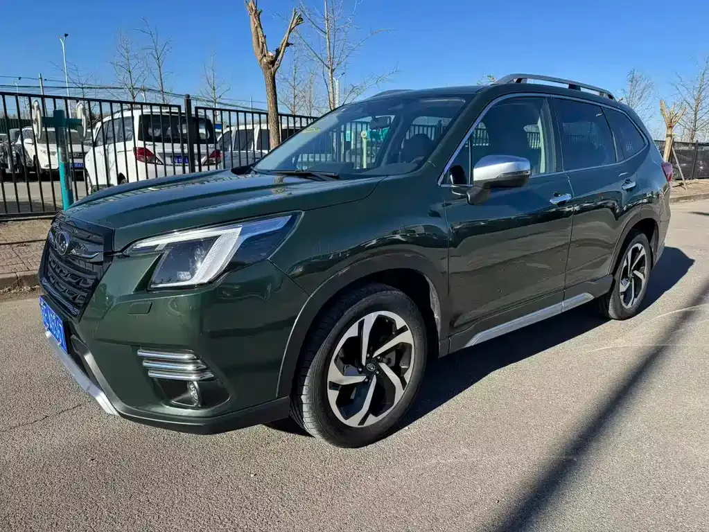 Subaru Forester — фото 1