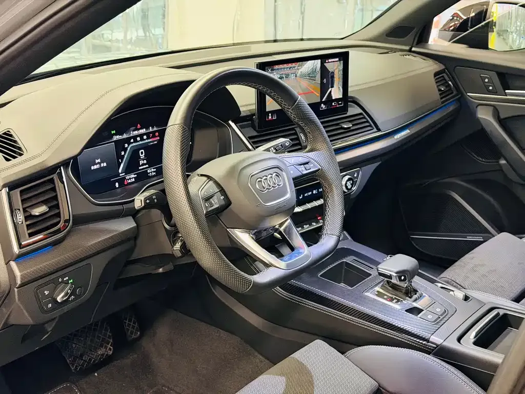Audi Q5L Sportback — фото 5