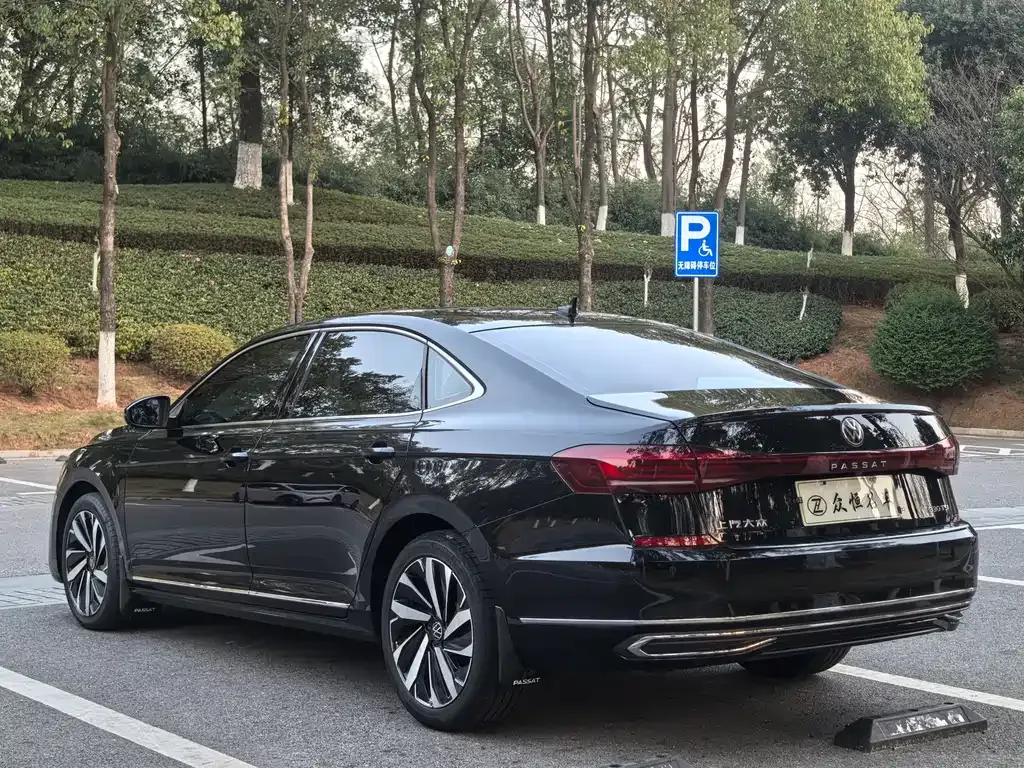 Volkswagen Passat — фото 9