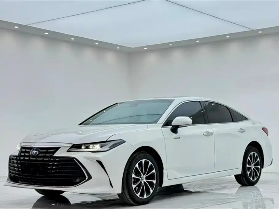 Toyota Avalon — фото 1